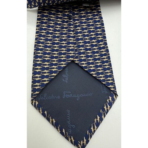 Salvatore Ferragamo Harbour Fish Shark Geometric Blue Necktie Made in Italy - Picture 4 of 6
